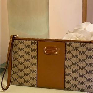 Michael Kors Wristlet